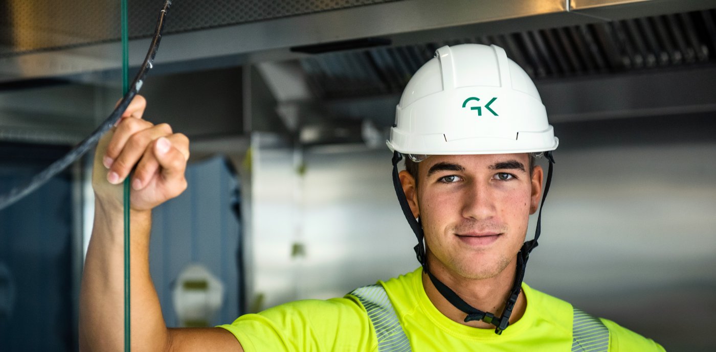 Erik Tobias Lundberg jobber som elektriker i GK Norge