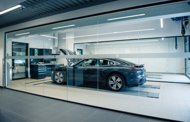 GK har tverrfaglig rammeavtale på service med Porsche, og ble tidlig involvert. Byggmester Neteland er hovedentreprenør, mens GK tar seg av alle tekniske fag, inkludert prosjektering.