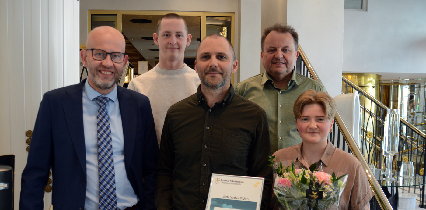 GK i Trøndelag mottar prisen fra Fylkeskommunen. Foran fra venstre: Tord Lien, Trond Kimo og Johanne Hokstad. Bak fra venstre: Sander Karlsen og Hans Petter Faanes. 