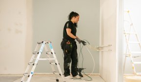 Lise Renate Røtting i arbeid. Foto: GK Gruppen AS